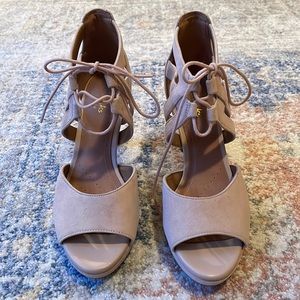 Never worn blush heel✨